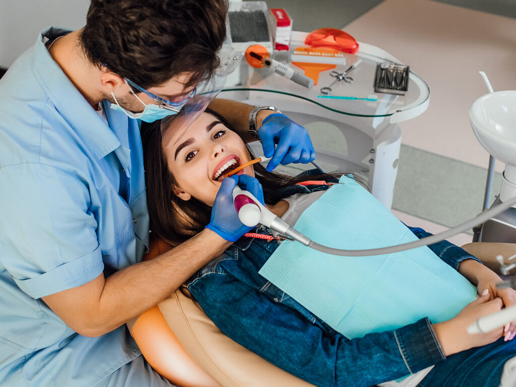 teeth cleaning best-dental-clinic-in-dubai